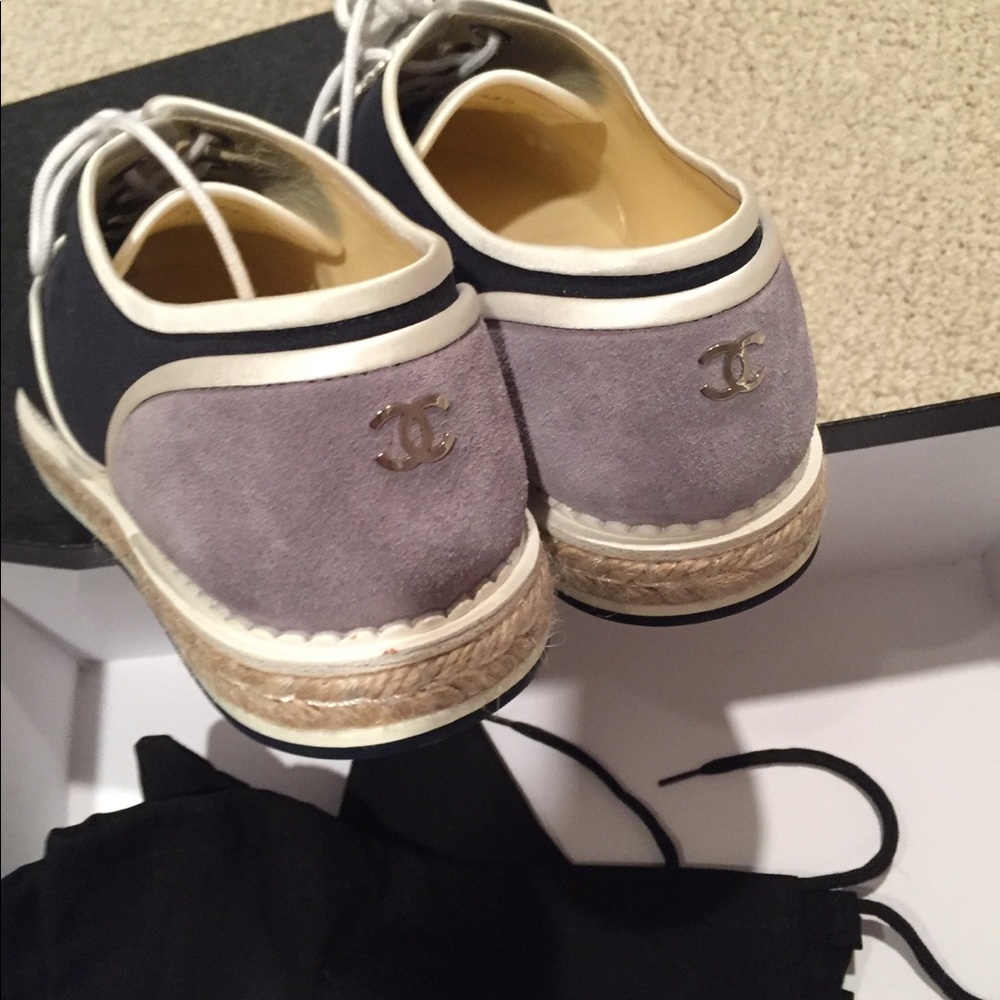 Chanel navy blue oxford pearls flat shoes - Picture 4 of 7